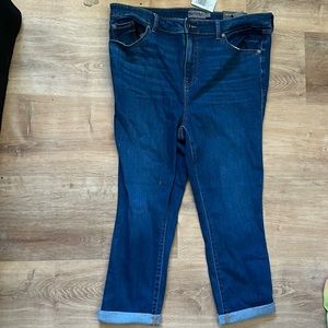 Torrid Crop Midfit Super Soft Skinny jeans SZ 16